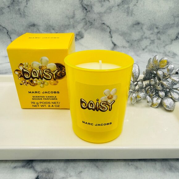 Marc Jacobs Yellow Daisy Bougie Parfumée Scented Candle,Full 70g,2.4oz-BOXED-NEW - Picture 2 of 10